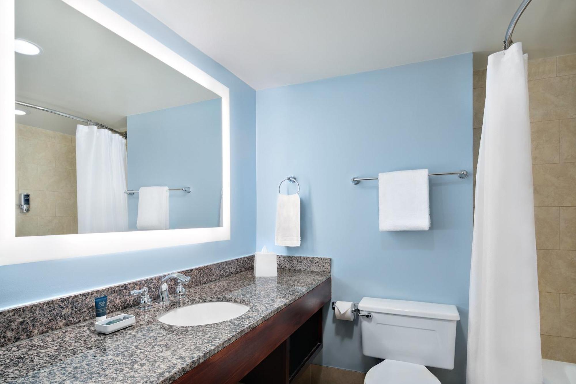 Four Points By Sheraton Richmond Airport Сендстон Екстер'єр фото