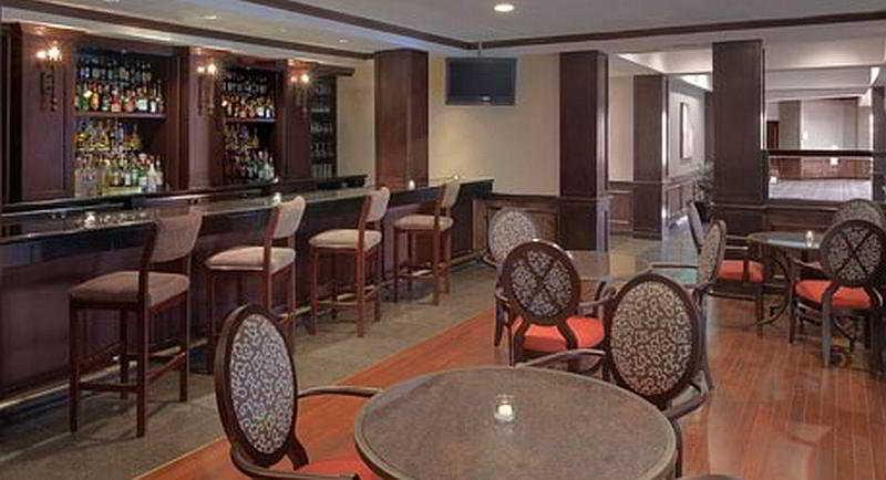 Four Points By Sheraton Richmond Airport Сендстон Ресторан фото