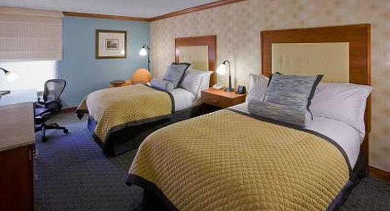 Four Points By Sheraton Richmond Airport Сендстон Номер фото